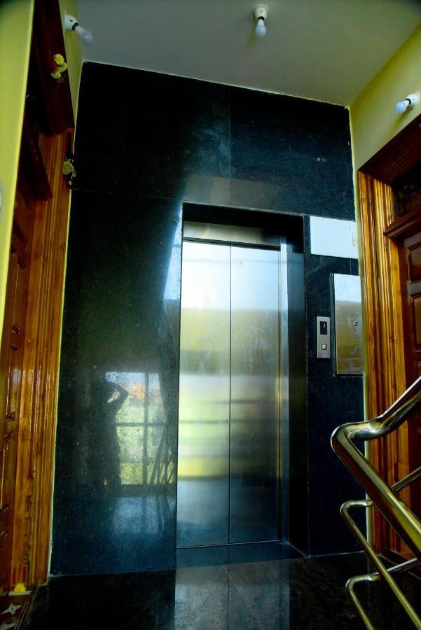 Sri Apartment 2Bhk For Familys Couples Parking A2 Pondicherry Exterior foto